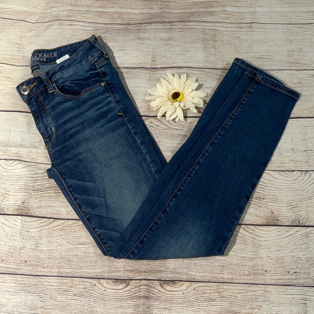 American Eagle mid rise skinny jeans size 4
